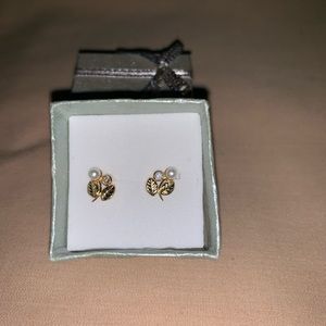 18K Flower with pearl Earrings with security clasp